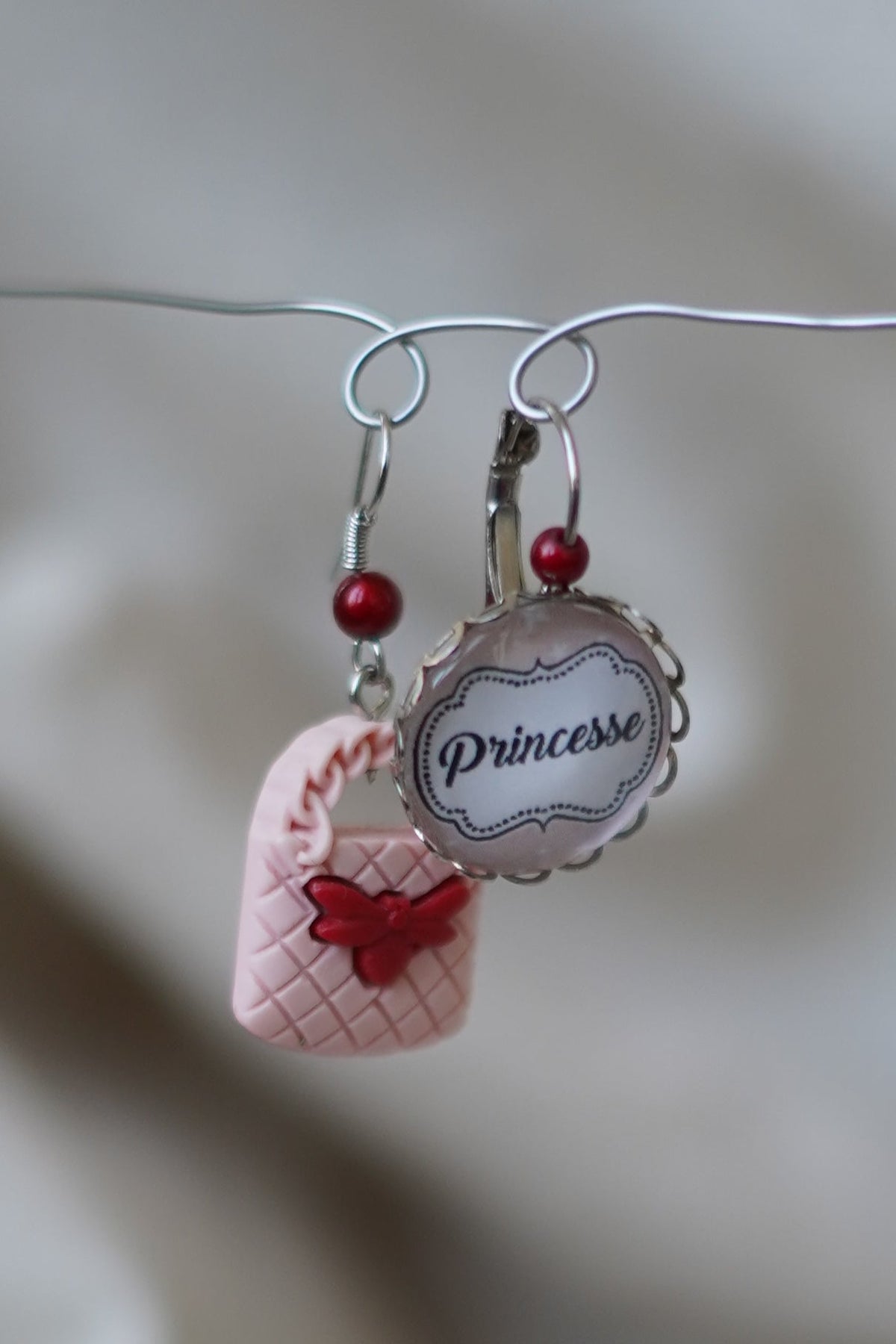 Boucles d'oreilles dépareillées La Vieille Fille
