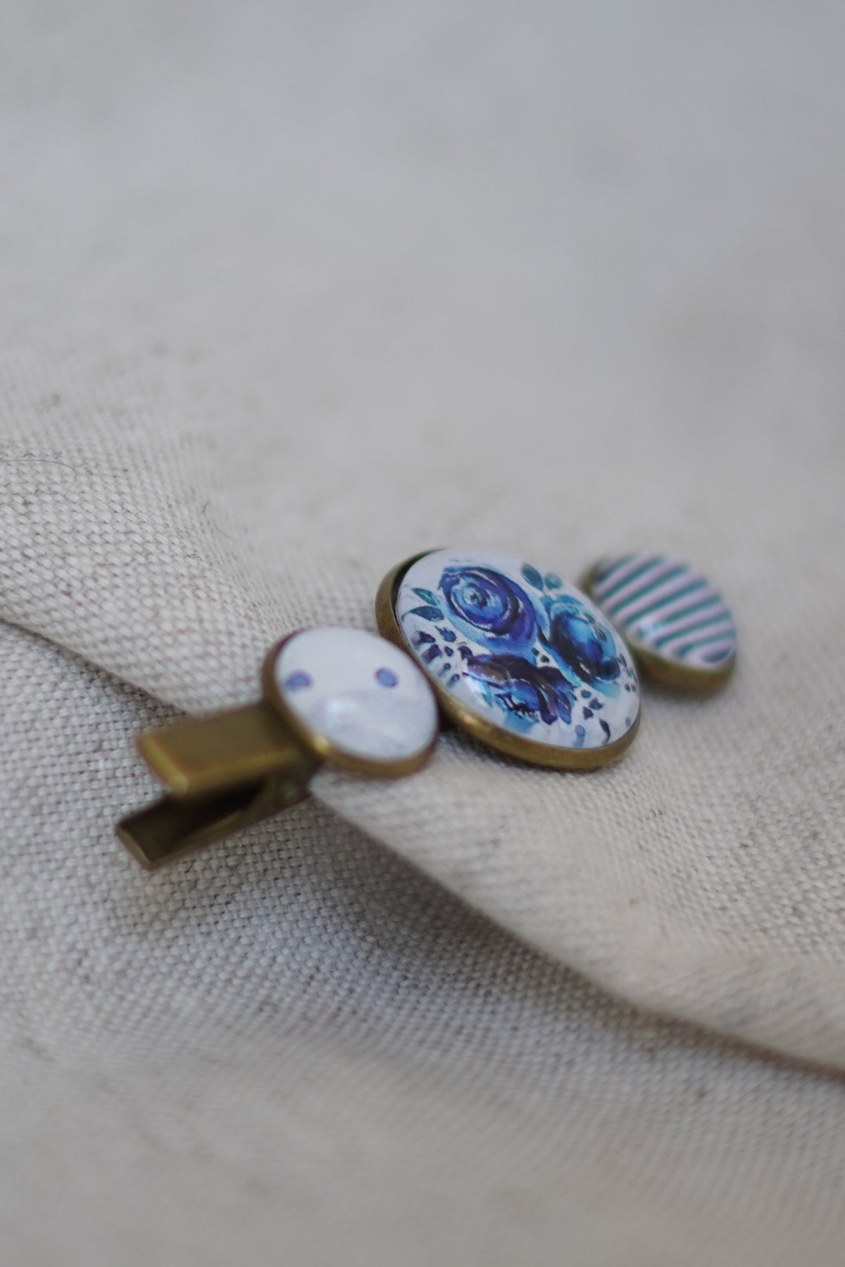Barrette fleurs bleus