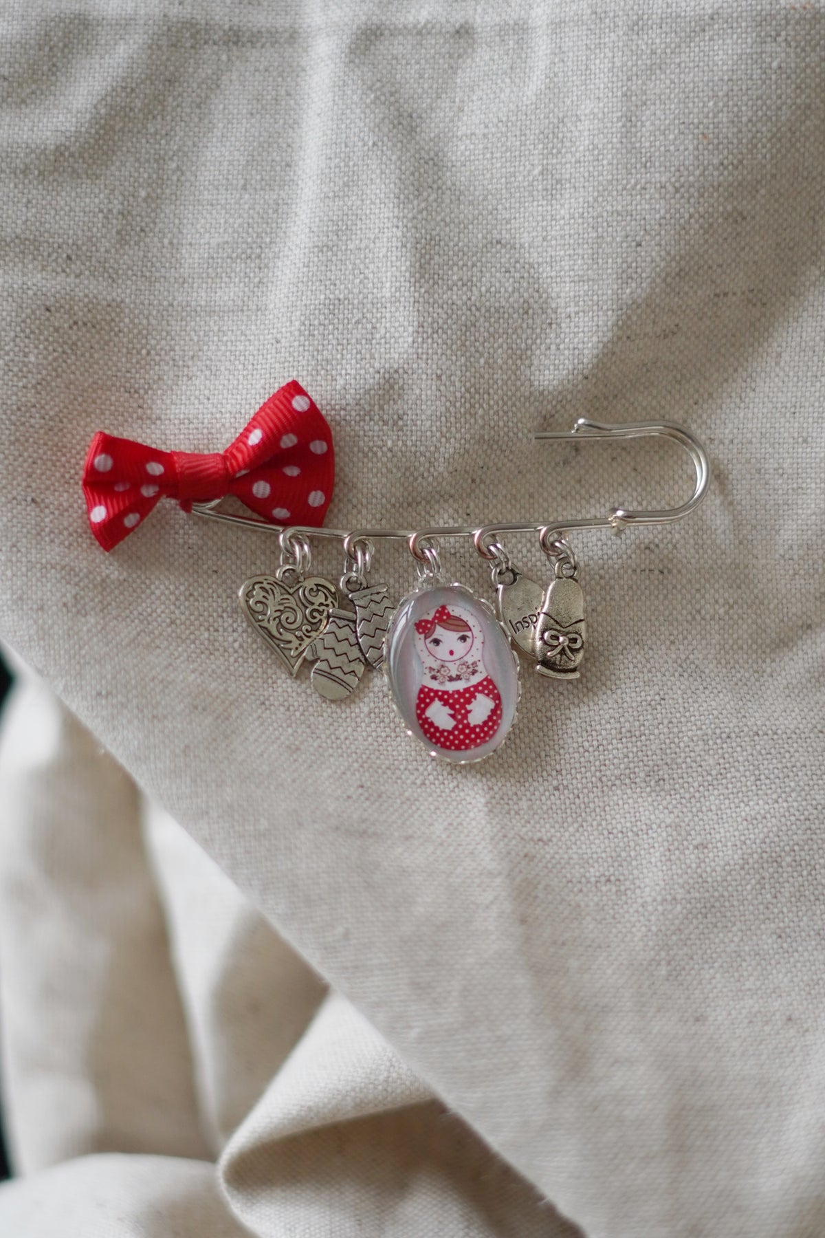 Broche poupée Russe