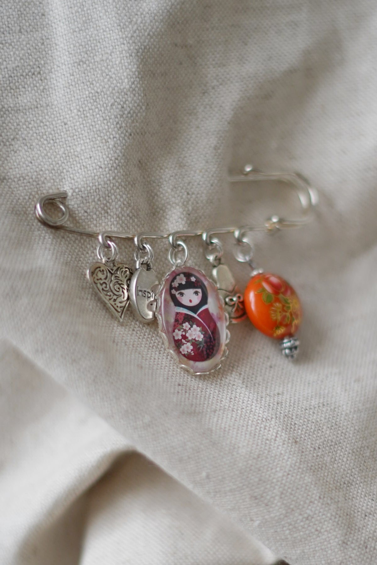 Broche poupée Russe