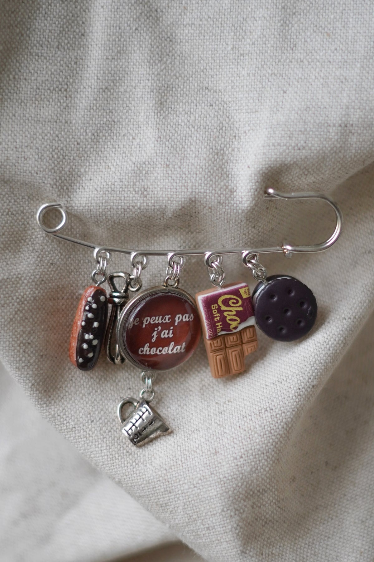 Broche je peux pas j'ai chocolat