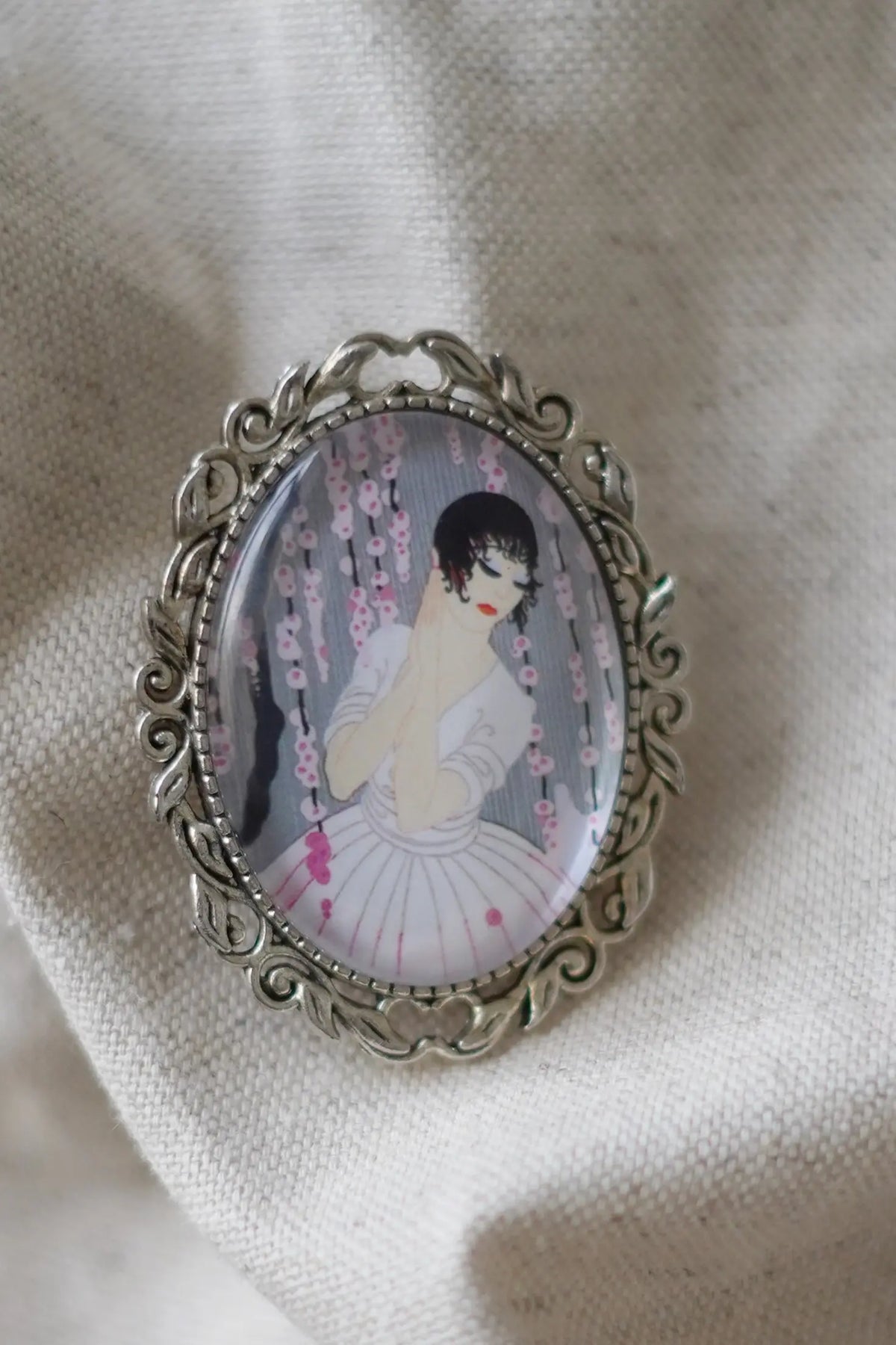 Broche femme fleurs de cerisier