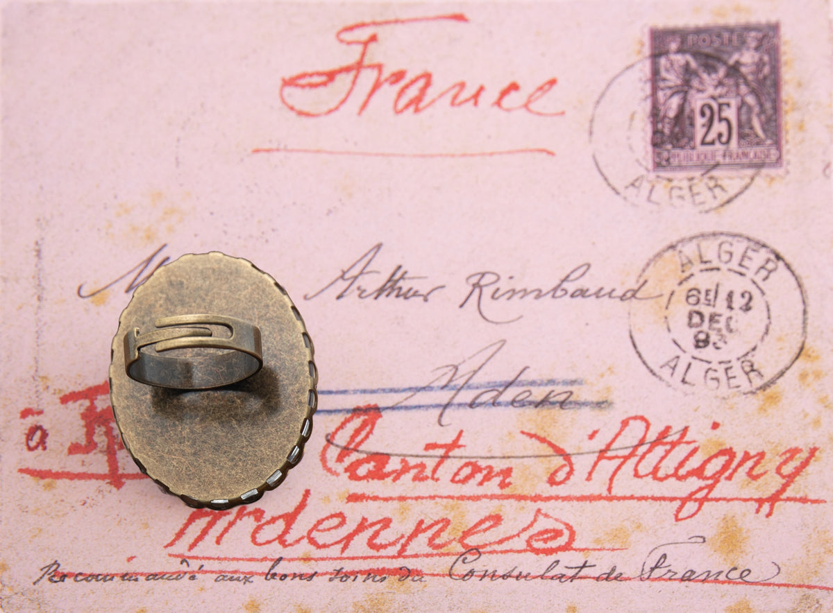 Bague bronze Arthur Rimbaud bijou littéraire cabochon Collection : Les Ardennes