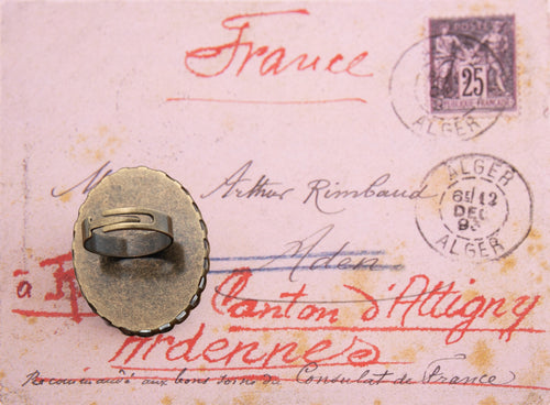 Bague bronze Arthur Rimbaud bijou littéraire cabochon Collection : Les Ardennes