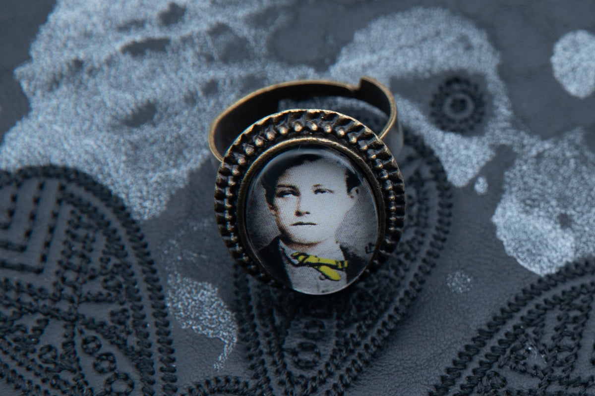 Bague bronze littéraire Arthur Rimbaud Poésie "Mauvais Sang" Collection : Une saison en enfer