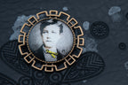 Broche art déco Arthur Rimbaud bijou littéraire poème "Adieu"  Collection : une saison en enfer