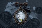 Broche bronze Arthur RIMBAUD bijou littéraire cabochon Collection les illuminations poème "MAUVAIS SANG"