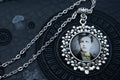 Collier fleur argent bijou littéraire poème "MAUVAIS SANG" Collection : Une saison en enfer