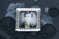 Broche carré argent art déco Arthur Rimbaud bijou littéraire poème "L IMPOSSIBLE ".Collection: une saison en enfer
