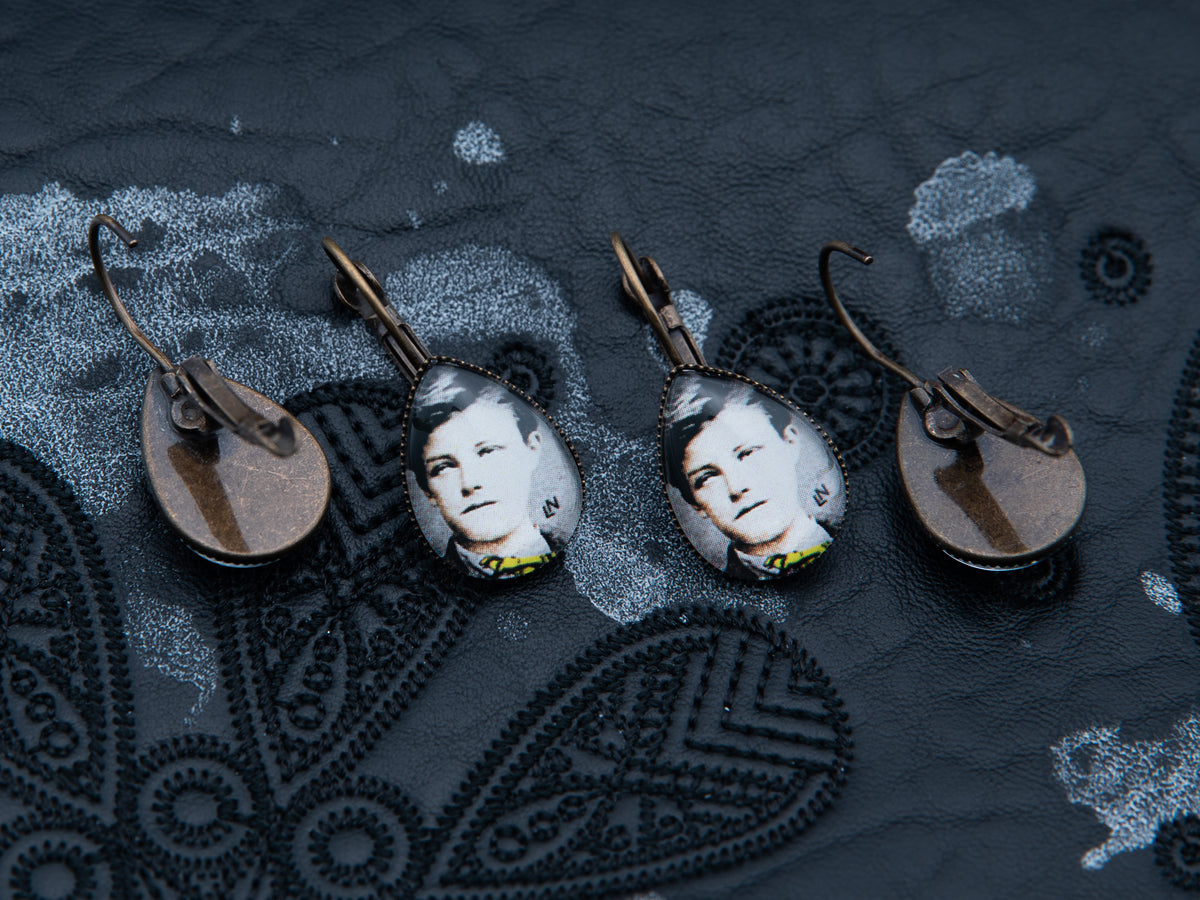 Boucles d'oreilles gouttes "COMFORT". Collection une saison en enfer.