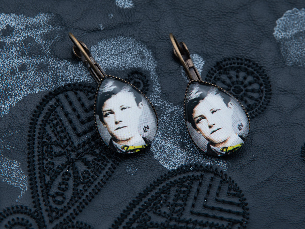 Boucles d'oreilles gouttes "COMFORT". Collection une saison en enfer.