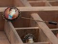 Broche cabochon bronze Arthur RIMBAUD littérature Collection : L'HOMME AUX SEMELLES DE VENT