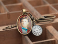 Porte clefs Arthur RIMBAUD bijou littéraire cabochon Collection poème "L'homme aux semelles de vent"
