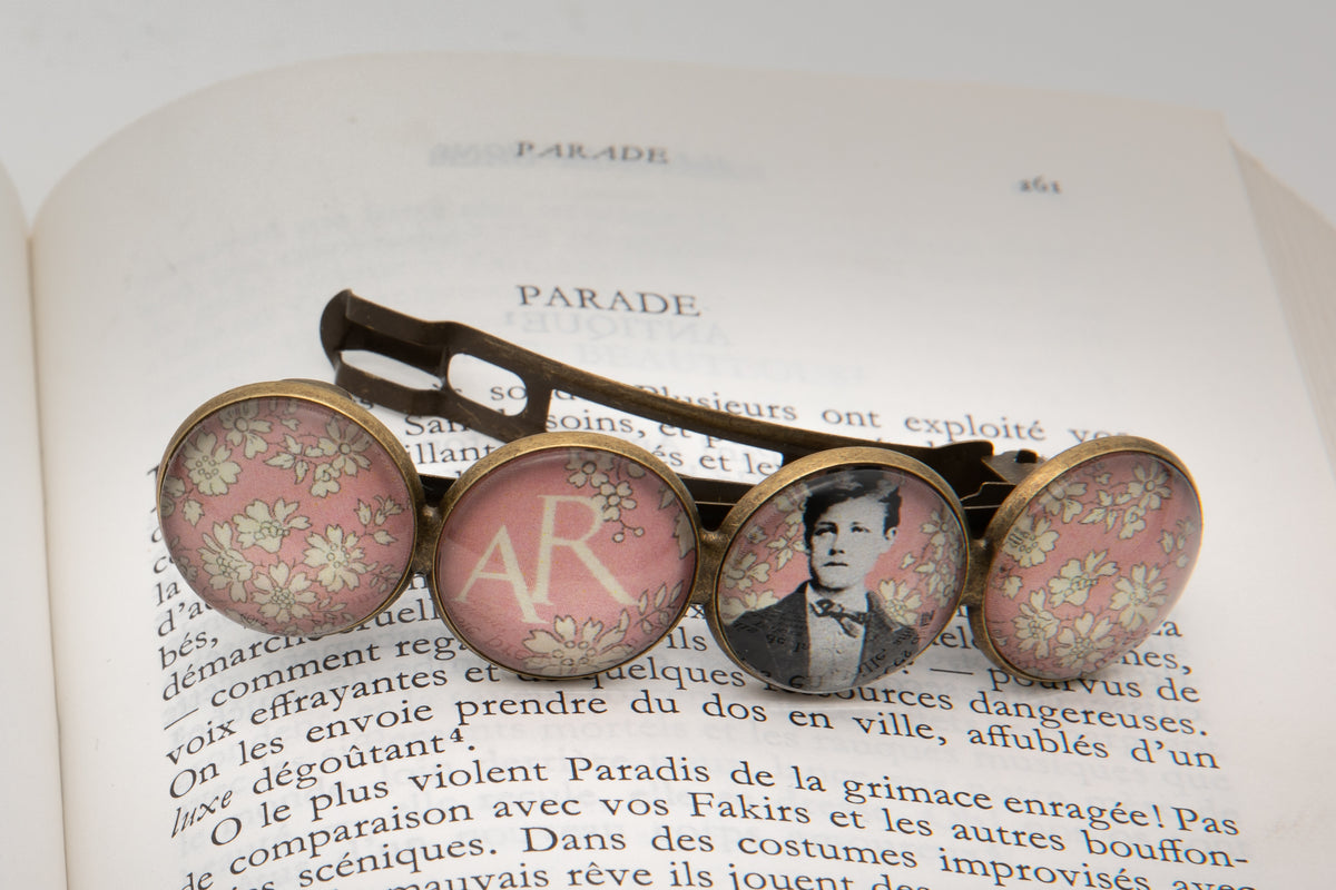 Barrette cheveux Arthur RIMBAUD Rose fond liberty cabochon Collection les illuminations "PARADE"