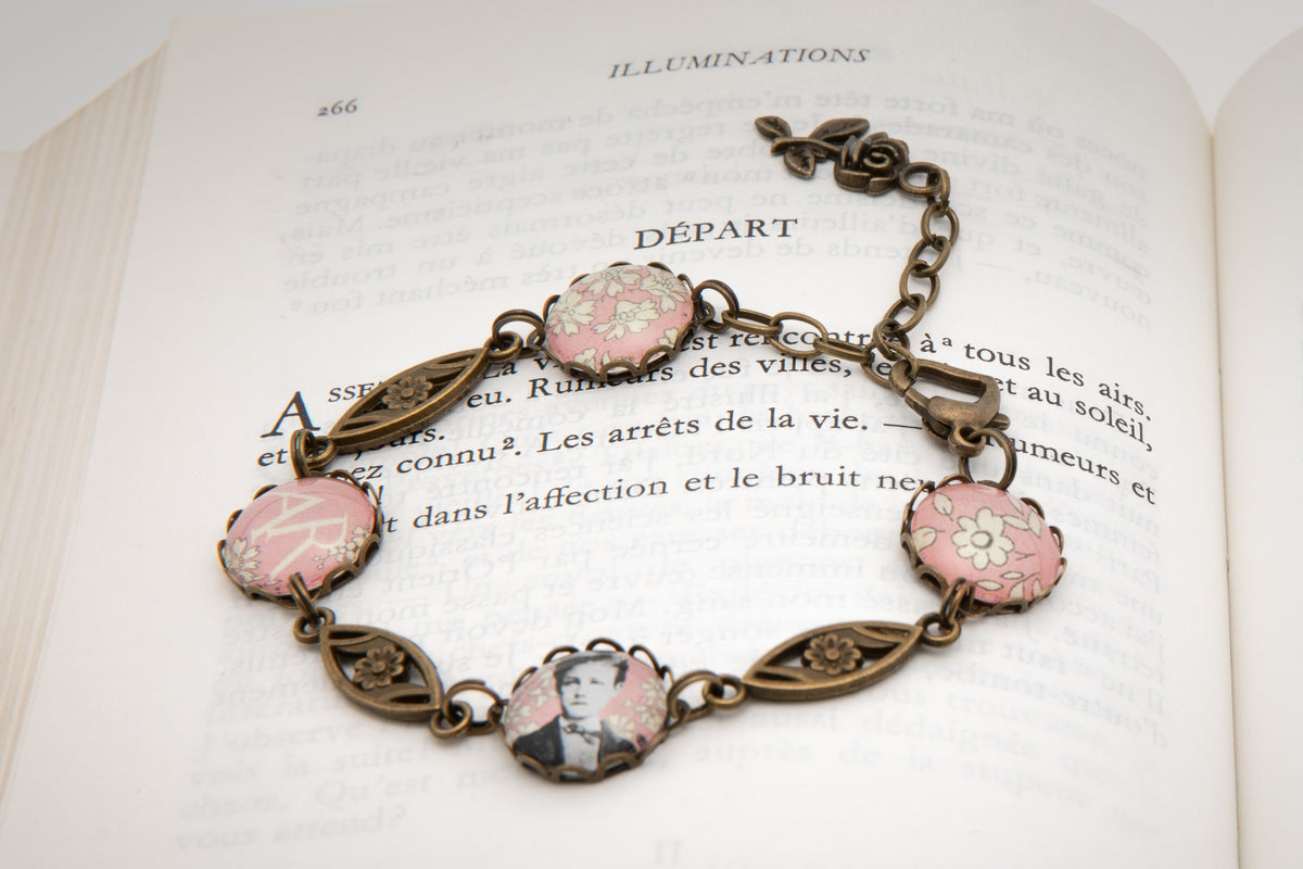 Bracelet bronze Arthur RIMBAUD bijou littéraire Rose fond liberty cabochon Collection les illuminations poème "DEPART"
