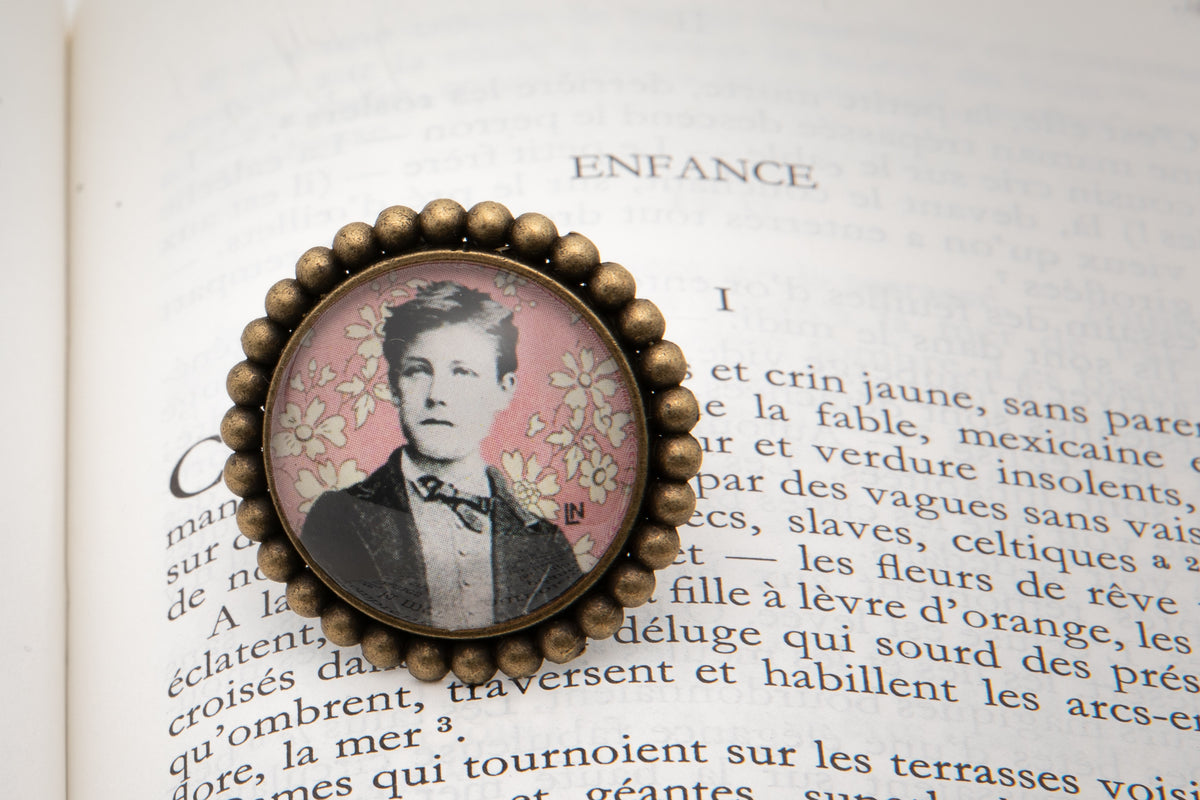 Bague bronze ronde Arthur RIMBAUD bijou littéraire Rose fond liberty cabochon Collection les illuminations poème "ENFANCE  I"
