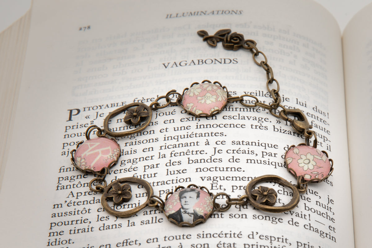 Bracelet fleurs bronze Arthur RIMBAUD bijou littéraire Rose fond liberty cabochon Collection les illuminations poème "VAGABONDS"