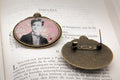 Broche bronze Arthur RIMBAUD bijou littéraire Rose fond liberty cabochon Collection les illuminations poème "VEILLEE"