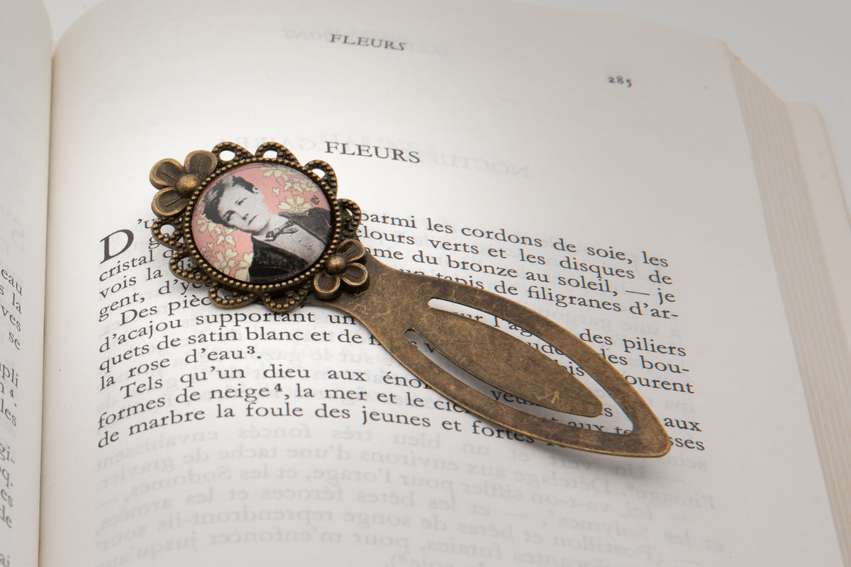 Marque-pages bronze Arthur RIMBAUD bijou littéraire Rose fond liberty cabochon Collection les illuminations poème "AUBE" MPILL2