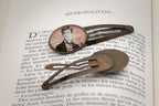 Pince attache cheveux bronze Arthur RIMBAUD bijou littéraire Rose fond liberty cabochon Collection les illuminations poème "METROPOLITAIN"