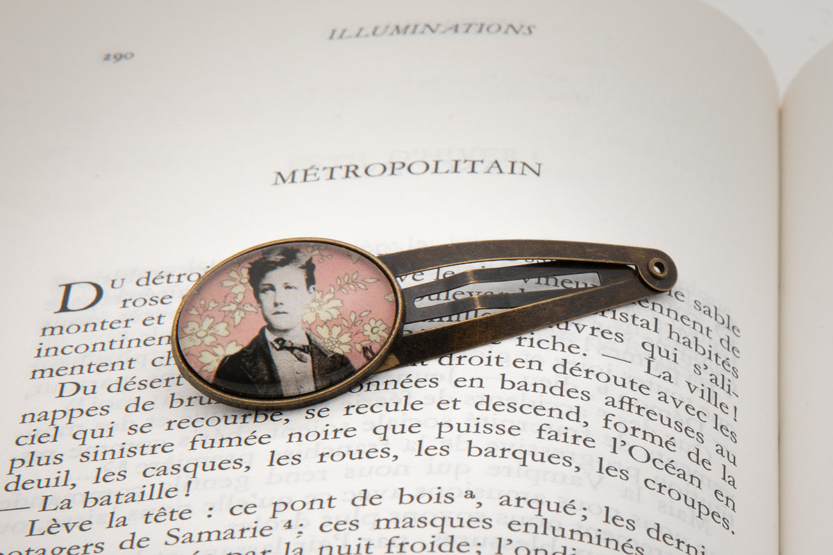 Pince attache cheveux bronze Arthur RIMBAUD bijou littéraire Rose fond liberty cabochon Collection les illuminations poème "METROPOLITAIN"