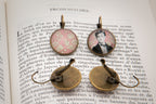 Boucles d'oreille bronze ronde  Arthur RIMBAUD bijou littéraire Rose fond liberty cabochon Collection les illuminations poème "PROMONTOIRE"