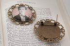 Broche bronze art déco Arthur RIMBAUD bijou littéraire Rose fond liberty cabochon Collection les illuminations poème "SOIR HISTORIQUE"