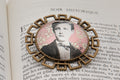 Broche bronze art déco Arthur RIMBAUD bijou littéraire Rose fond liberty cabochon Collection les illuminations poème "SOIR HISTORIQUE"