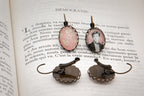 Boucles oreilles dentelle bronze ovale Arthur RIMBAUD bijou littéraire Rose liberty cabochon Collection les illuminations poème "DEMOCRATIE"