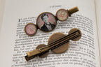 Pince attache cheveux bronze Arthur RIMBAUD bijou littéraire Rose fond liberty cabochon Collection les illuminations poème "GENIE"